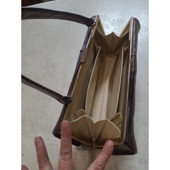 VTG. 50's Escort Genuine Reptile rectangular frame bag single handle snap close - Picture 10 of 12